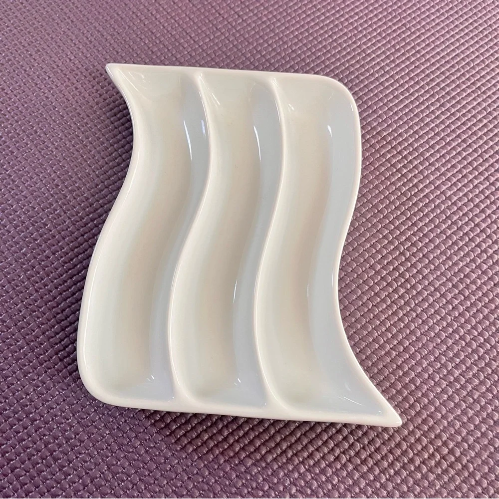 Crate & Barrel White Porcelain Swirl Square Appetizer Candy Dish 7